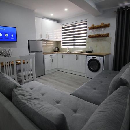 J&M Luxury Apartments Saranda מראה חיצוני תמונה