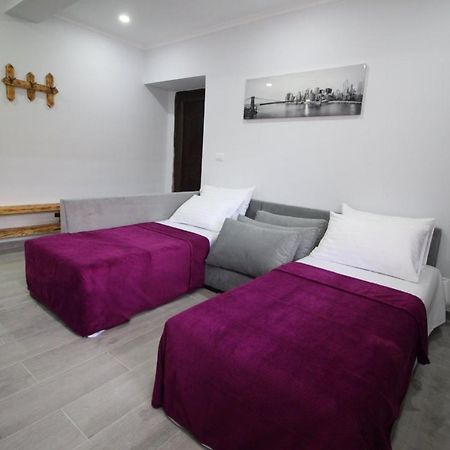 J&M Luxury Apartments Saranda מראה חיצוני תמונה
