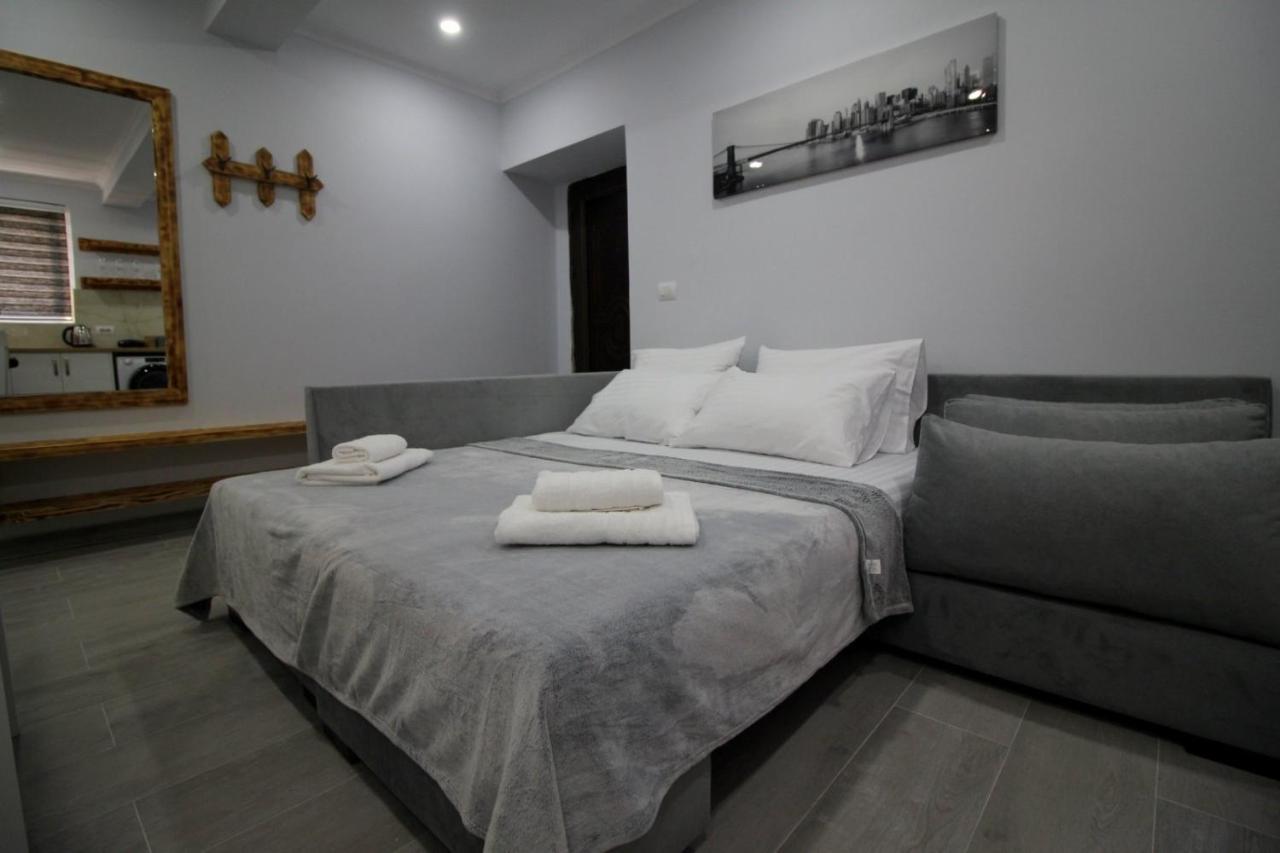 J&M Luxury Apartments Saranda מראה חיצוני תמונה
