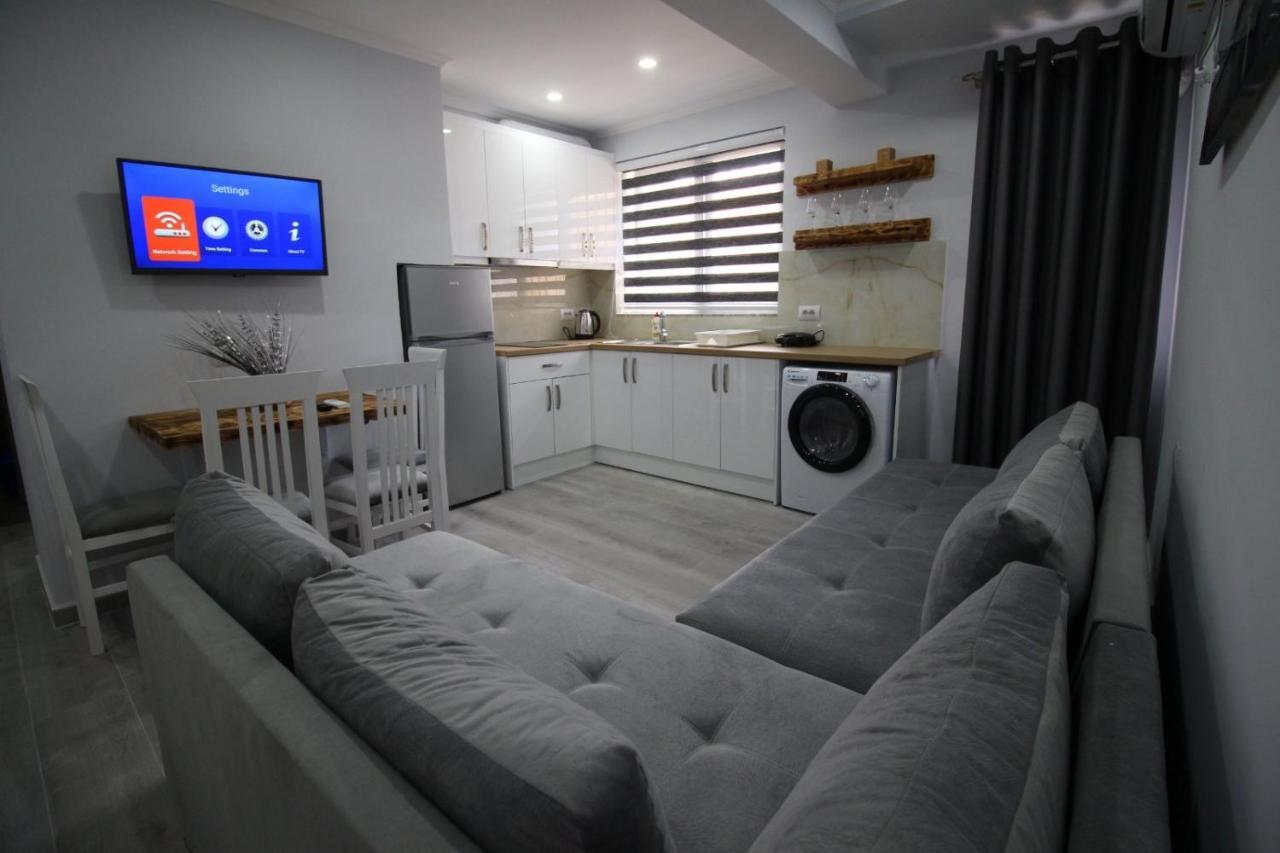 J&M Luxury Apartments Saranda מראה חיצוני תמונה