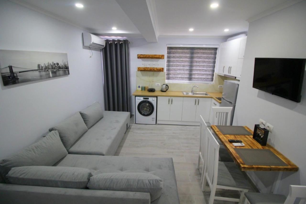 J&M Luxury Apartments Saranda מראה חיצוני תמונה