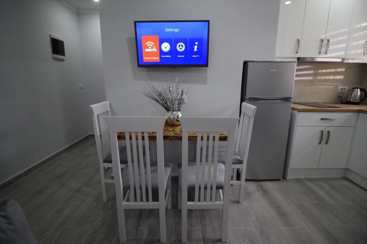 J&M Luxury Apartments Saranda מראה חיצוני תמונה